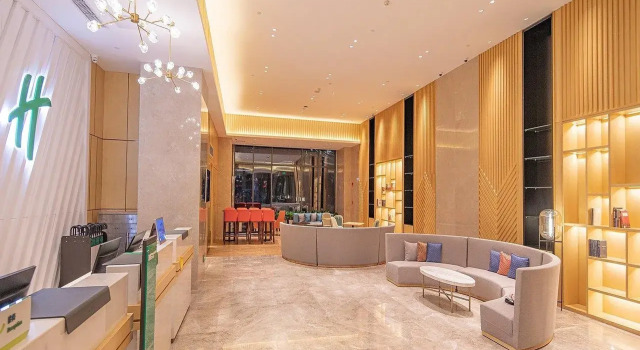 Holiday Inn Xi’an High Tech Zone by IHG, Boek Hotel Hotels in Shaanxi met parkeren, Parkeren