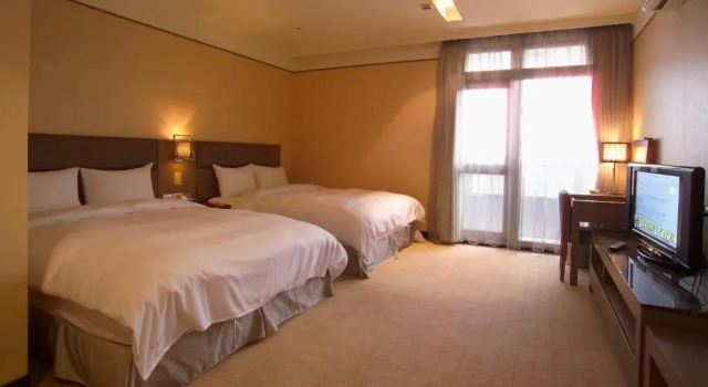 Четырёхместный номер Standard Rhine Inn