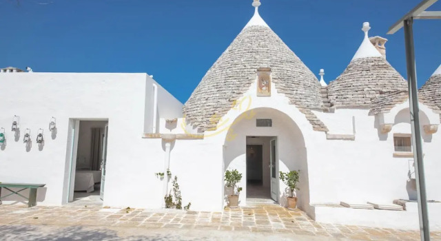 TD Marl Luxury Trulli Experience w Stunning Pool