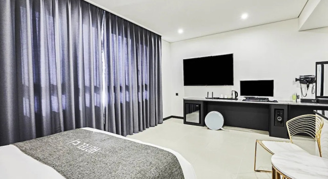 Двухместный номер Standard Osan Hotel D Benikea