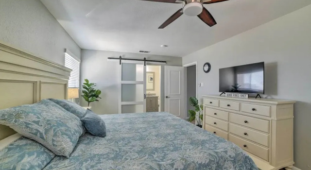 Chic Waterfront Condo w/ Private Boat Dock!, Rezerwuj Apartament Padre Island 