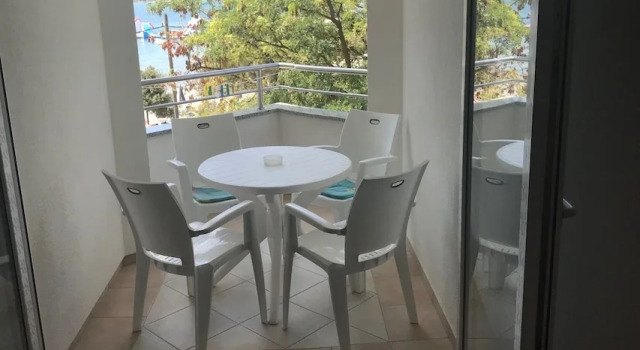 Dana II, Book Hotel Turanj Zadar County