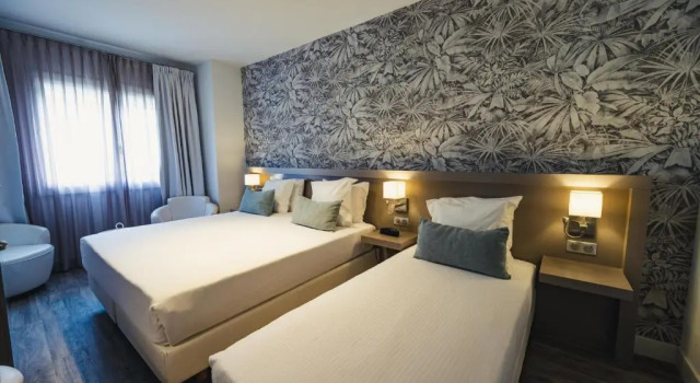 Трёхместный номер Standard Van der Valk Hotel Le Catalogne Saint Aygulf