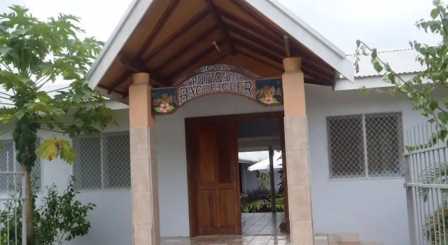 Tropicana Motel & Backpackers, Varaa Motelli Luganville Espiritu Santo