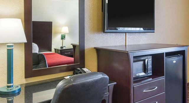 Quality Inn Magnolia