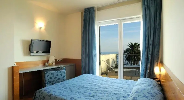 Номер Standard с балконом Hotel Le Roi