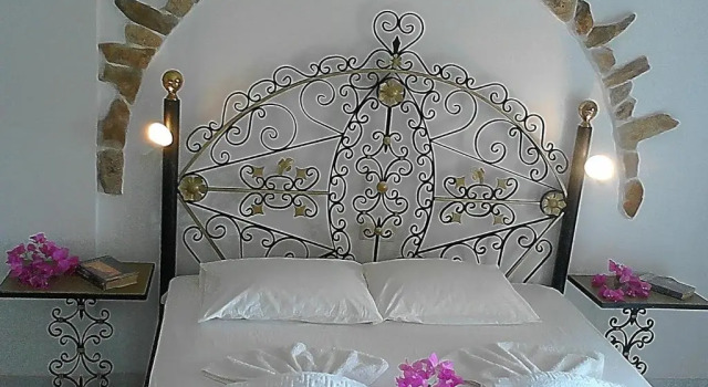 Angelika, Prenota Hotel Alinda Partheni
