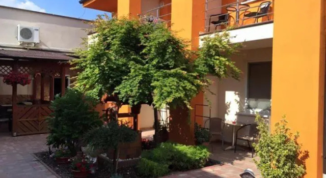 Penzion Fontana, Rezervovat Hotel Hotely v Nitriansky kraj s parkováním, Parkování