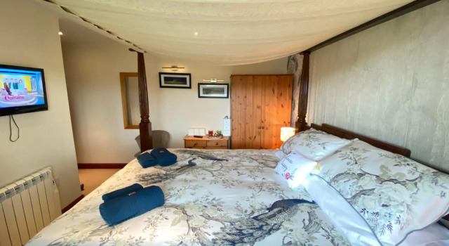 Lake District romantic get away in 1 acre gardens off M6, Varaa Hotelli 5 tähden hotellit kohteessa Merseyside, 5*