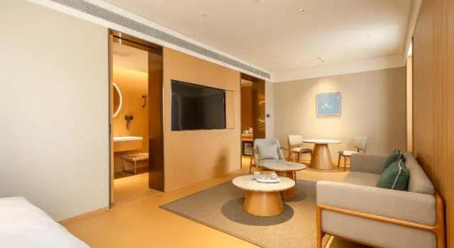Люкс Deluxe ZTU Hotel (Guangzhou Zhongda Subway Station)