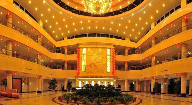 Jiayuguan International Hotel, Rezerwuj Hotel Hotele 5-gwiazdkowe w Jiayuguan, 5*