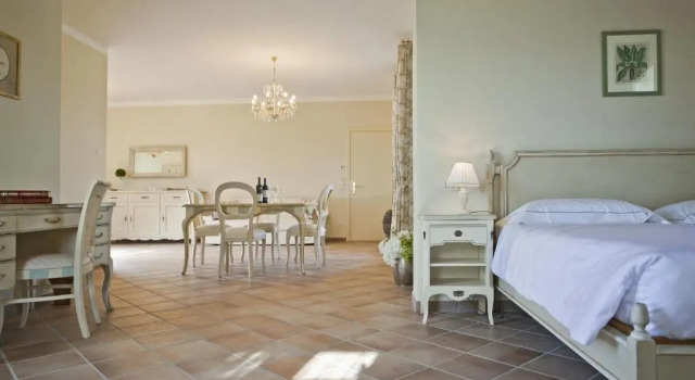 Люкс с видом на бассейн Borgo Condé Wine Resort