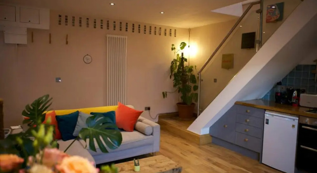 Inviting & Secluded 1BD House w/ Patio - Peckham!, Varaa Huoneisto Asunnot kohteessa Merseyside, Huoneisto