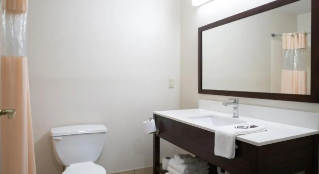 Люкс BlissPoint Inn & Suites Marion