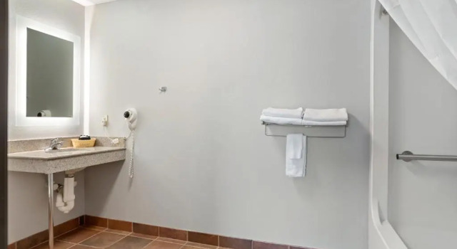 Номер Standard Elevation Inn & Suites, Trademark Collection by Wyndham Downtown Rapid City- Walking Distance To The Monument