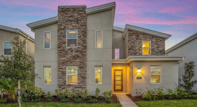 Disney Decorated Home 8min to Disneyworld Pool Spa Sleeps 22 Stl104, Rezerwuj Ośrodek wypoczynkowy Hotele w Kissimmee z parkingiem, Parking