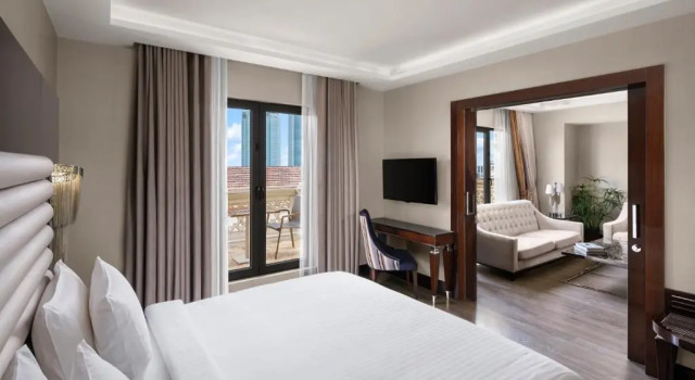 Двухместный люкс c 1 комнатой DoubleTree by Hilton Istanbul Gayrettepe