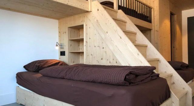Кровать в общем номере Catrina Hotel