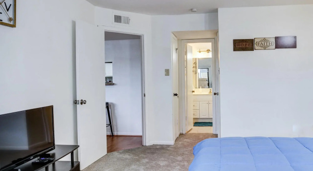 LovelyMedcenter area 3 BR, 2BA  condo w/grill, Забронировать Отель Хьюстон Texas Gulf Coast, рядом с Парк NRG