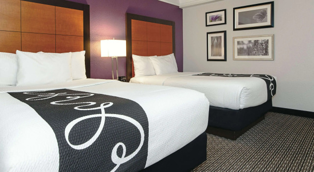La Quinta Inn & Suites by Wyndham Ontario Airport, Prenota Hotel Hotel a Ontario con parcheggio, Parcheggio