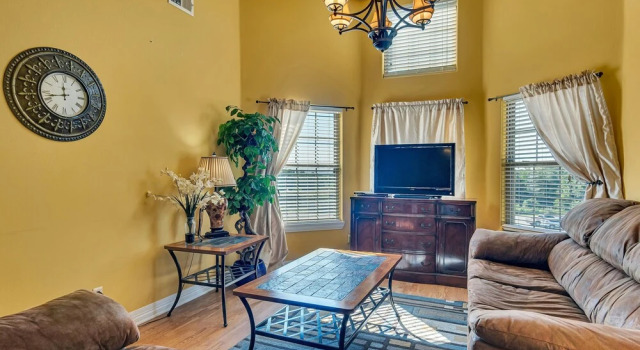Hopeful Hideaway 2 Bedroom Condo by Redawning, Varaa Huoneisto Blue Eye 