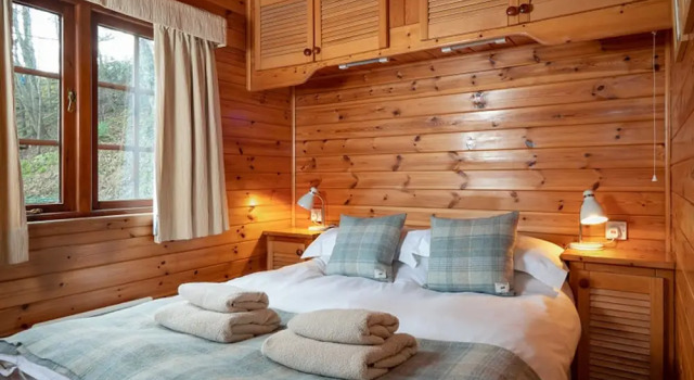 Twa Hoots Lodge