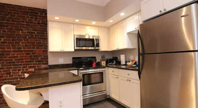 Апартаменты Maverick Suites at 402 Columbus Ave