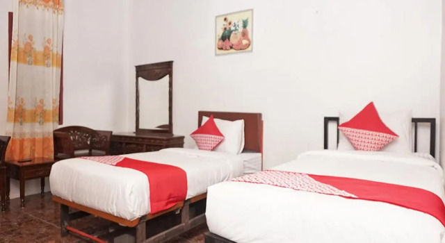 Двухместный номер Deluxe OYO 2410 Intan Hotel