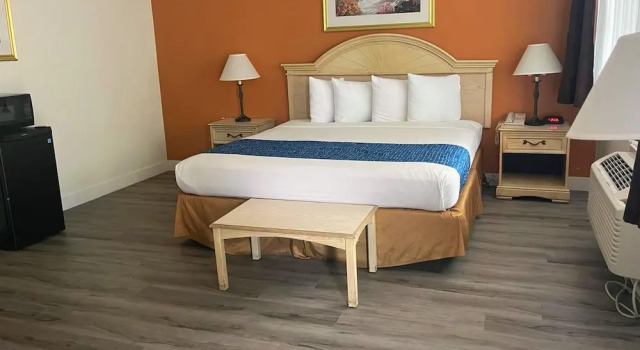 Двухместный номер Travelodge by Wyndham San Francisco Airport North