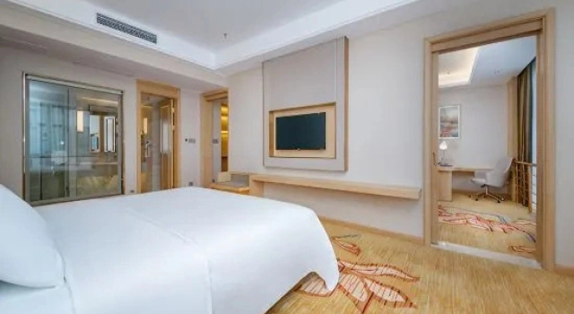 Люкс Business Vienna International Hotel Huangshi Yangxin Huaxia Lian Times Plaza Pedestrian Street Store）