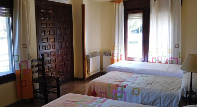 Hotel Restaurante Las Galias, Book Hotel Hotels in Aragon with Parking, Parking