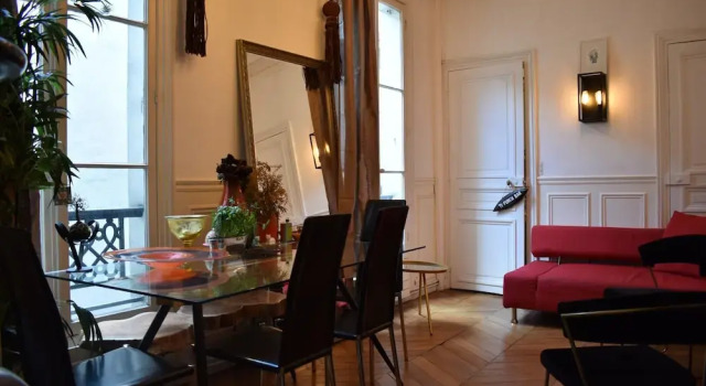 Charming 1 Bedroom Apartment in St Germain, Забронировать Апартаменты/квартира Париж Иль-де-Франс, рядом с Станция метро Solférino