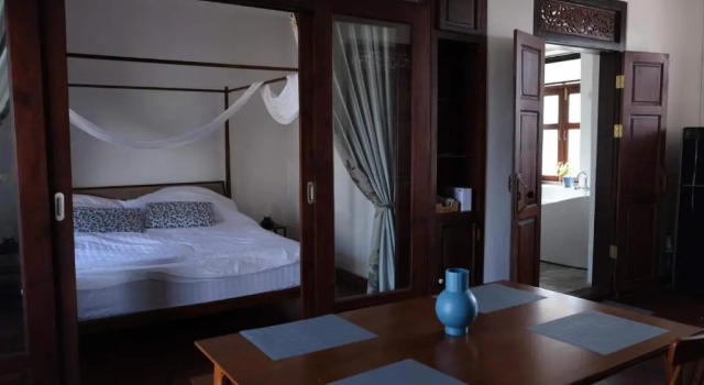 Sittisang2ndFloor บ้านสิทธิสังข์ ชั้นสอง, Забронировать Отель Отели Канчанабури с парковкой, рядом с Железнодорожный вокзал Канчанабури, Парковка