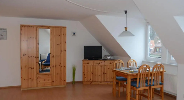 1-Zi-FeWo-Studio-direkt-am-Seeufer-perfekte-Lage-barrierefrei