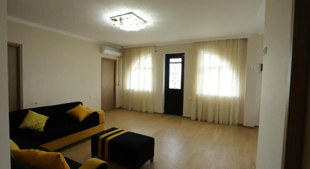 Hotel Hollywood, Rezervovat Hotel Hotely v Imereti s parkováním, Parkování