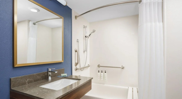 Четырёхместный номер Standard Fairfield Inn by Marriott Harrisburg Hershey