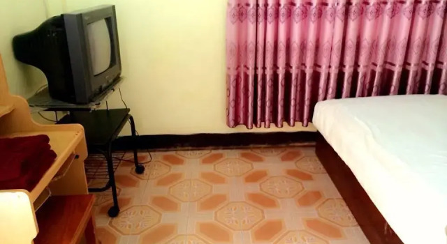 Keosavanh Guesthouse, Rezervovat Hotel Hotely v Pakse s parkováním, Parkování