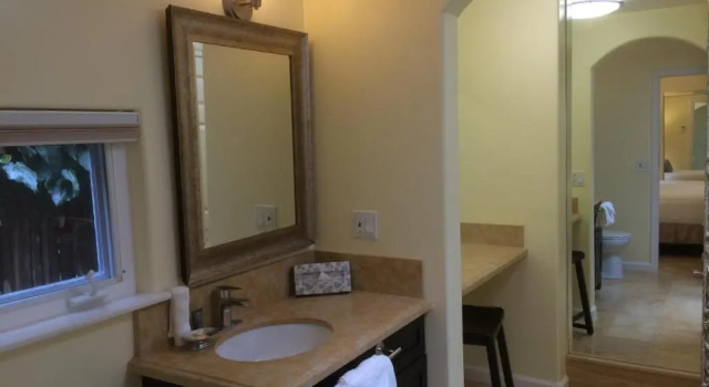 Люкс The Vendange Carmel Inn & Suites
