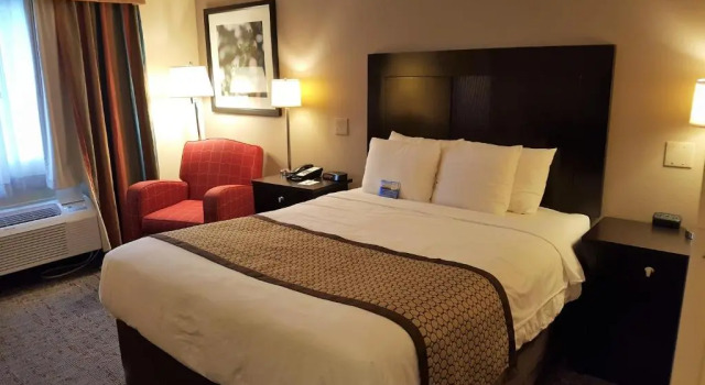 Двухместный номер Standard Baymont by Wyndham Belleville Airport Area Free Airport Shuttle