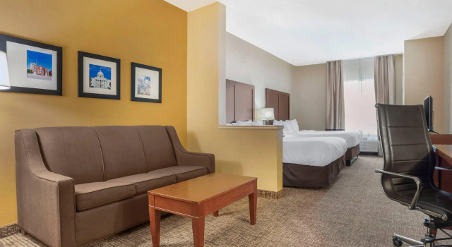 Четырёхместный люкс Comfort Suites Montgomery East Monticello Dr