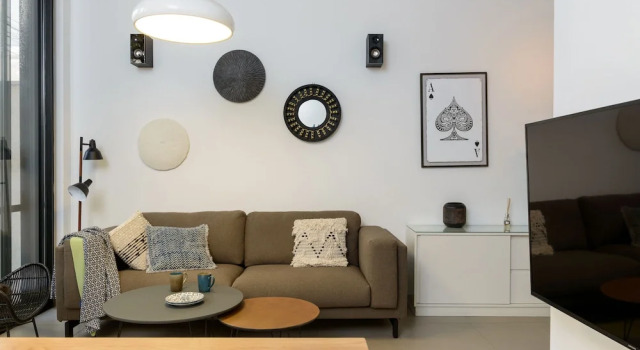 New Decoreted Apartment With An Outside Big Yard, Забронировать Апартаменты/квартира Тель-Авив Тель-Авивский округ, рядом с Рынок Кармель