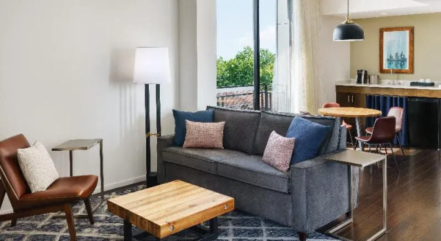 Номер Standard с балконом Hotel Indigo Athens - University Area by IHG