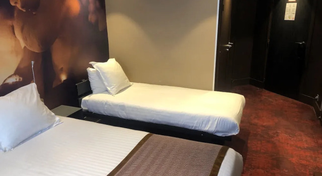 Трёхместный номер Standard Hotel Sixteen Paris Montrouge