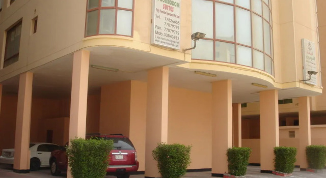 Al Commodore Suites, Rezervovat Hotel Hotely v Capital Governorate s bazénem, Bazén