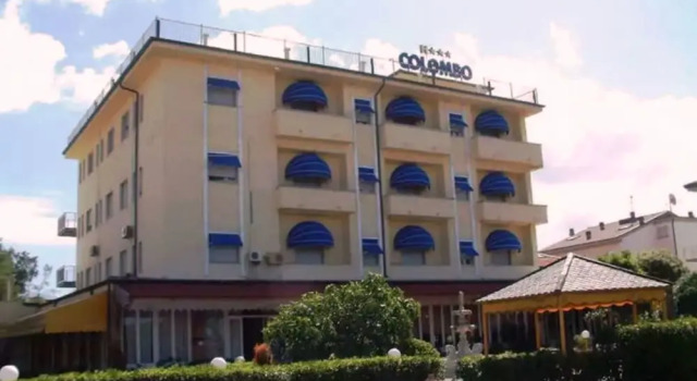 Hotel Villa Colombo, Buchen Sie Hotel Hotels in Versilia mit Pool, Schwimmbad