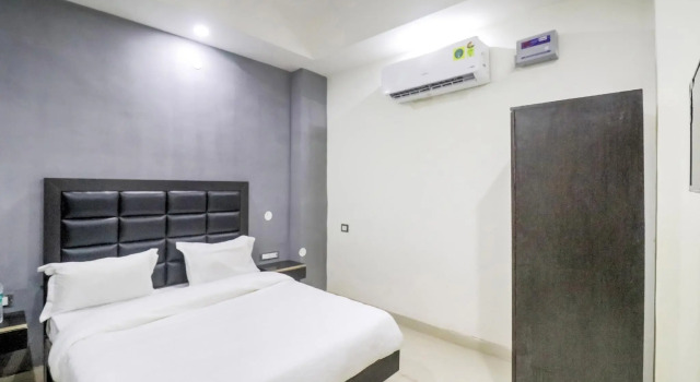 Collection O Mahavir Enclave Near Dashrath Puri Metro Station, Забронировать Отель район Дварка Нью-Дели