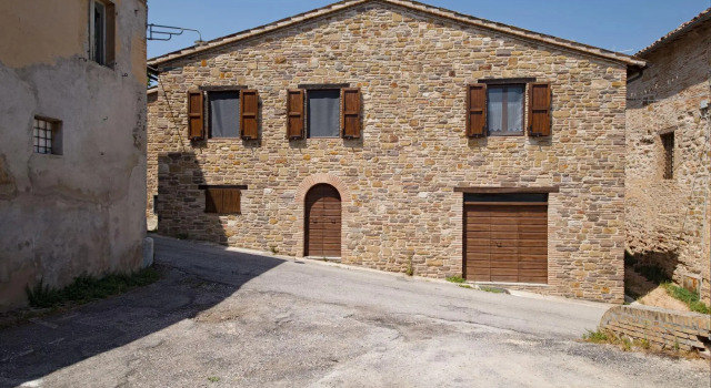 Quiet property set in a genuine context between nature and culture.-CASA PARIS, Rezervovat Hotel San Severino Marche 