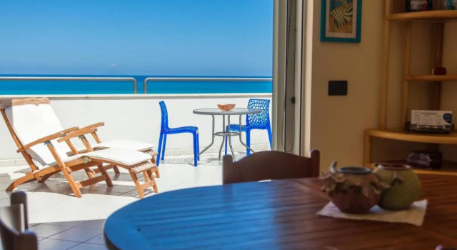 La Terrazza sul Mare, Book Apartment Hotels in Sicily with Parking, Parking