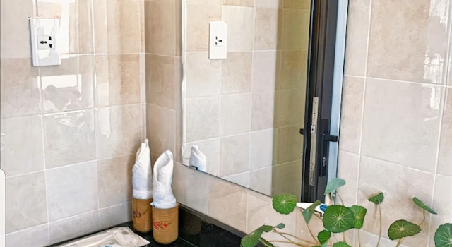 Номер Deluxe с балконом F & F Hotel
