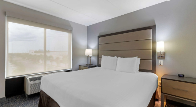 Двухместный люкс Best Western Plus McAllen Airport Hotel